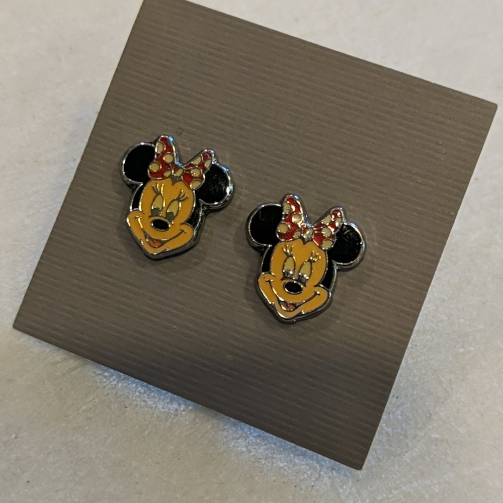 Minnie Mouse Enamel Stud Earrings VINTAGE and so CUTE!!!